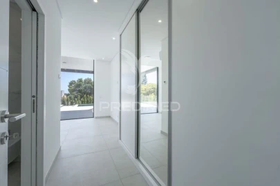 Moradia T4 para Venda em Albufeira e Olhos de Água