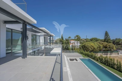 Moradia T4 para Venda em Albufeira e Olhos de Água