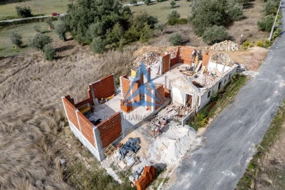 Moradia T3 para Venda em Vila Cã