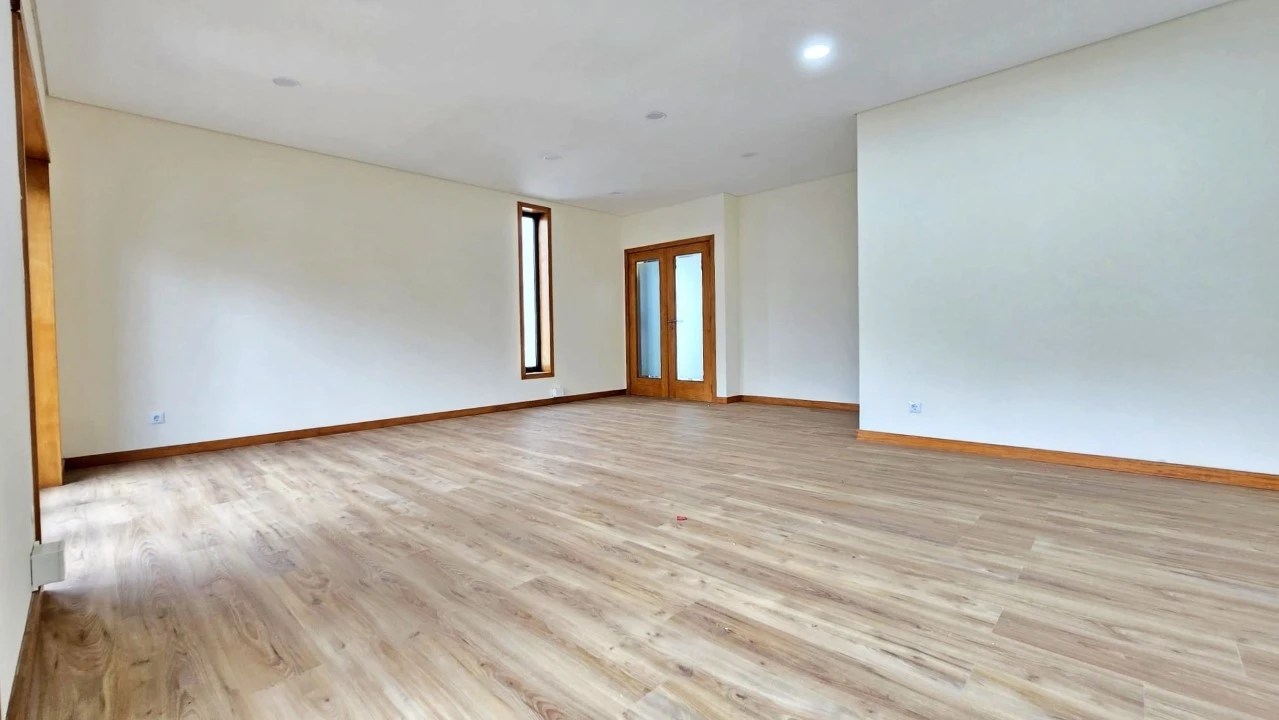 Moradia T4 para Venda em Santa Marta de Portuzelo Foto 2