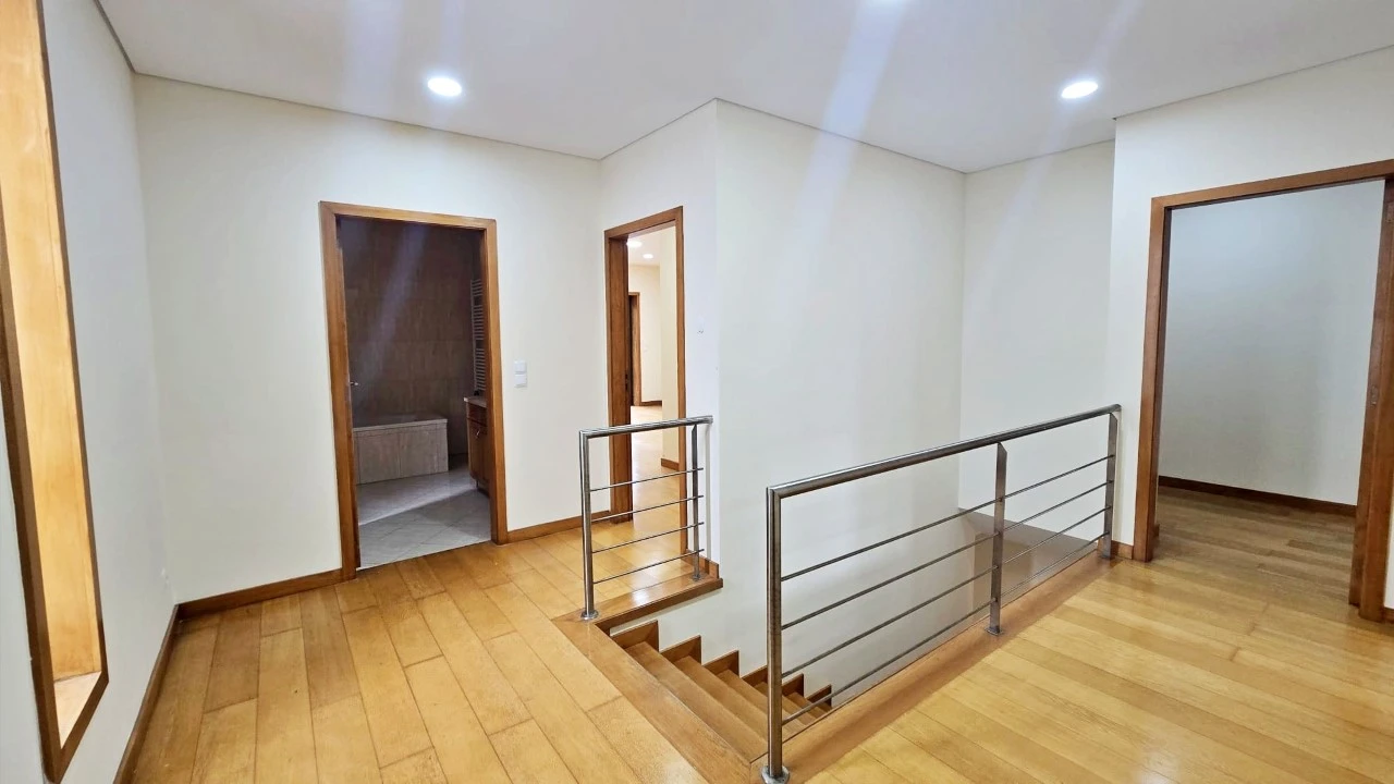 Moradia T4 para Venda em Santa Marta de Portuzelo Foto 7