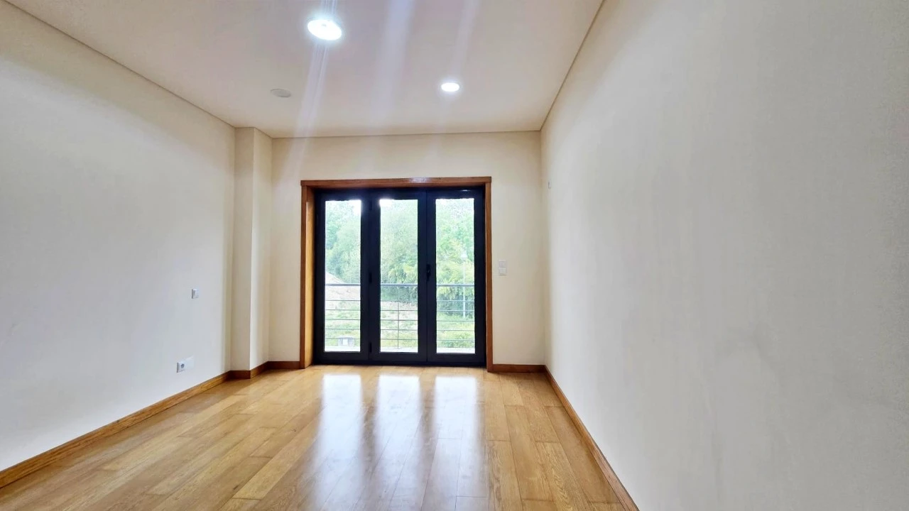 Moradia T4 para Venda em Santa Marta de Portuzelo Foto 13