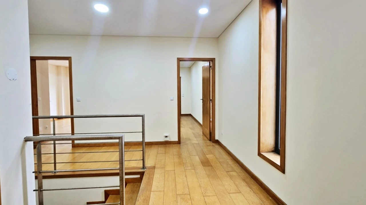 Moradia T4 para Venda em Santa Marta de Portuzelo Foto 15