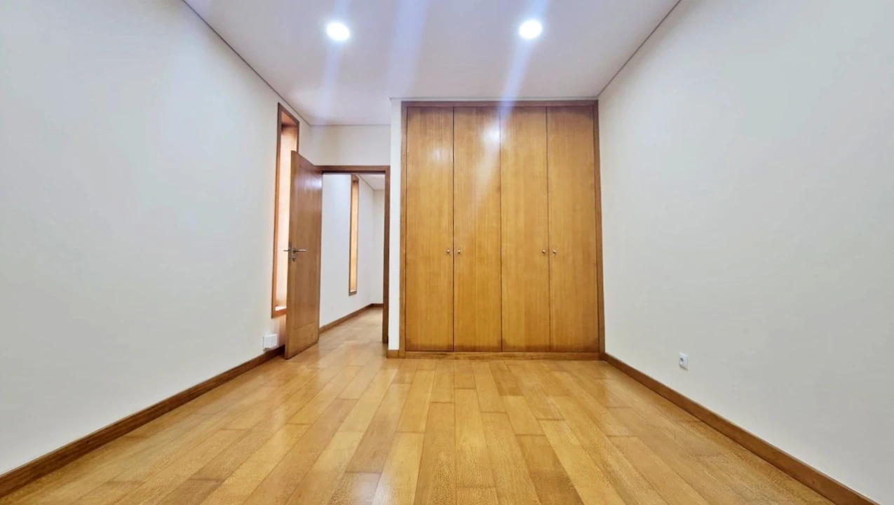 Moradia T4 para Venda em Santa Marta de Portuzelo Foto 18