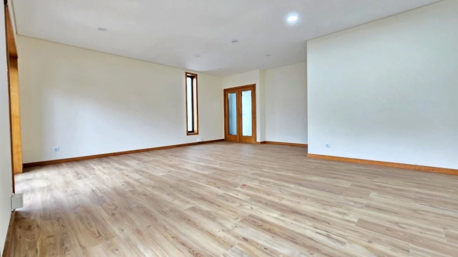 Moradia T4 para Venda em Santa Marta de Portuzelo Foto 2