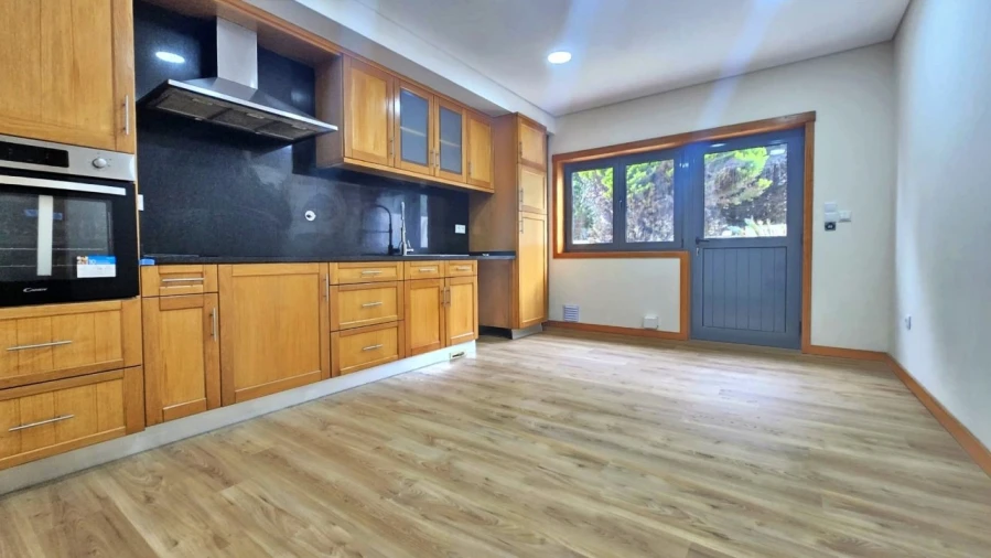 Moradia T4 para Venda em Santa Marta de Portuzelo Foto 5