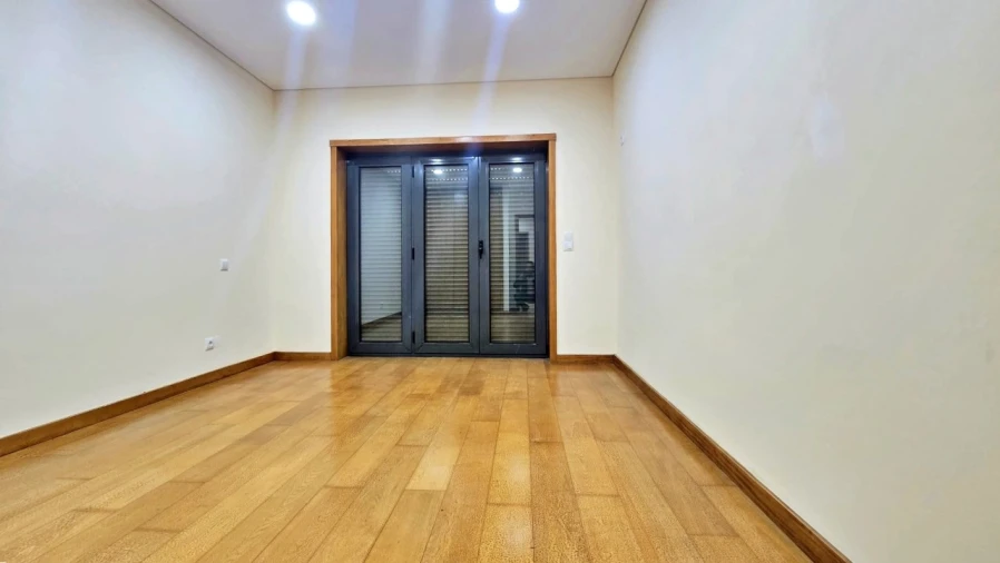 Moradia T4 para Venda em Santa Marta de Portuzelo Foto 22