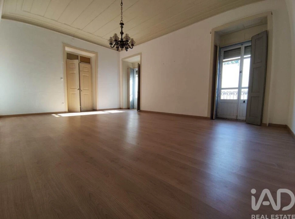 Moradia T5 para Venda em Assunção, Ajuda, Salvador e Santo Ildefonso Foto 10