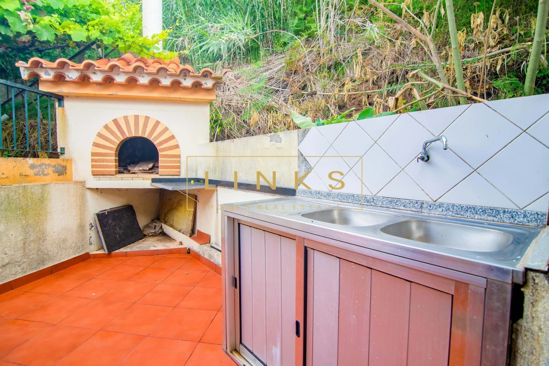 Moradia T3 para Venda em Estreito de Camara de Lobos Foto 21