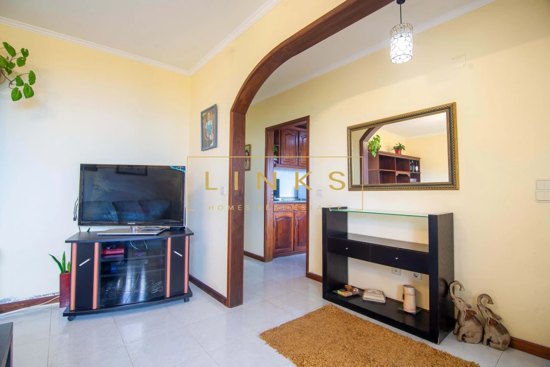 Moradia T3 para Venda em Estreito de Camara de Lobos Foto 8