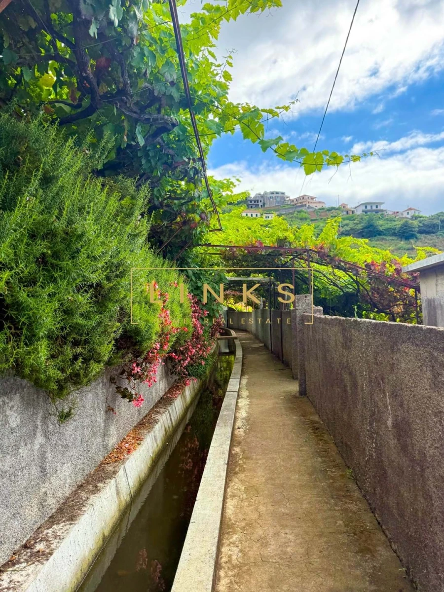 Moradia T3 para Venda em Estreito de Camara de Lobos Foto 23