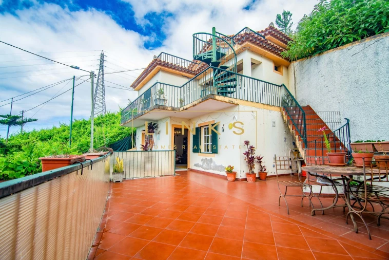 Moradia T3 para Venda em Estreito de Camara de Lobos Foto 4