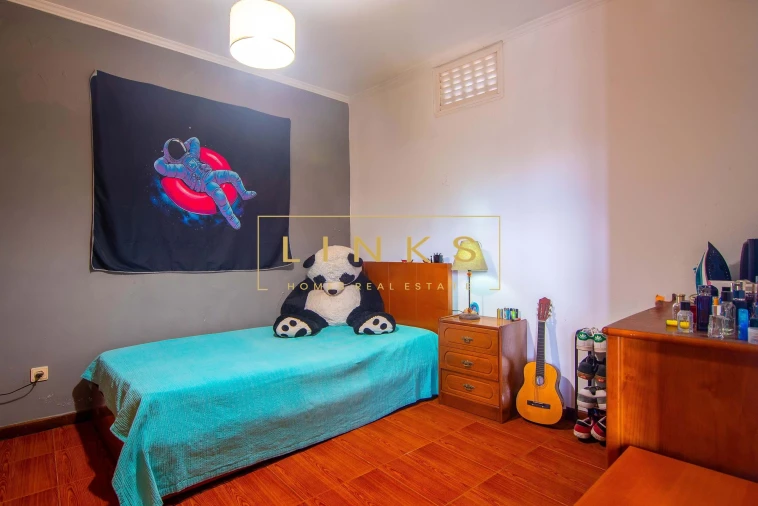 Moradia T3 para Venda em Estreito de Camara de Lobos Foto 15