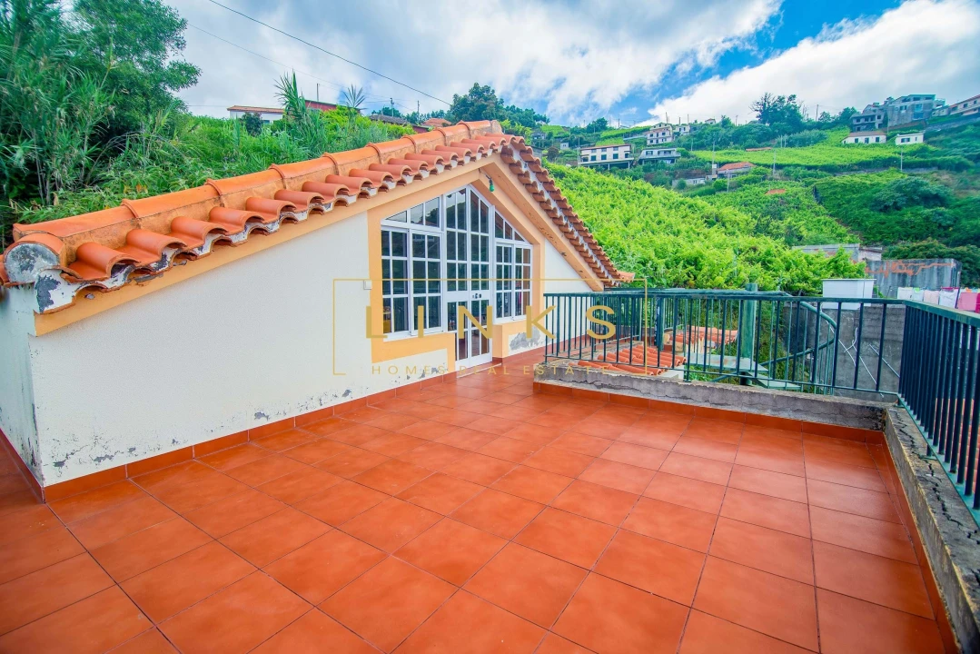 Moradia T3 para Venda em Estreito de Camara de Lobos Foto 19