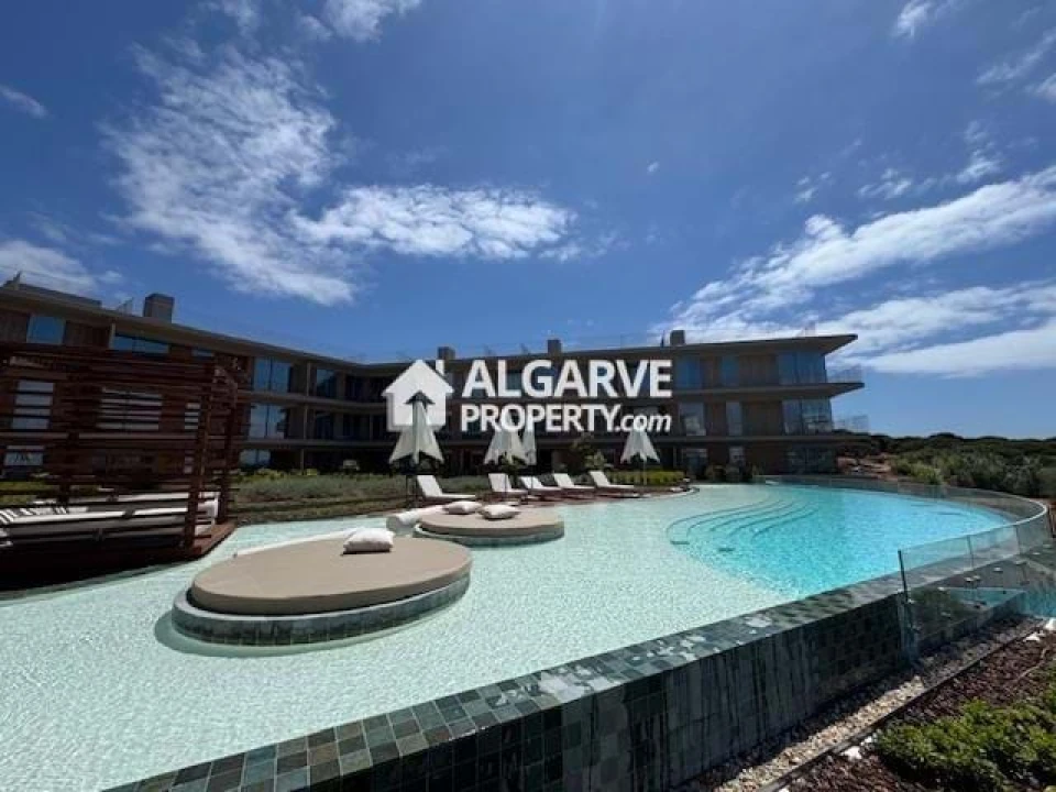 Apartamento T2 para Venda em Quarteira Foto 7