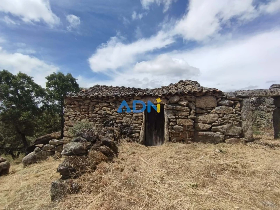Terreno para Venda em Castelo Mendo, Ade, Monteperobolso e Mesquitela Foto 1
