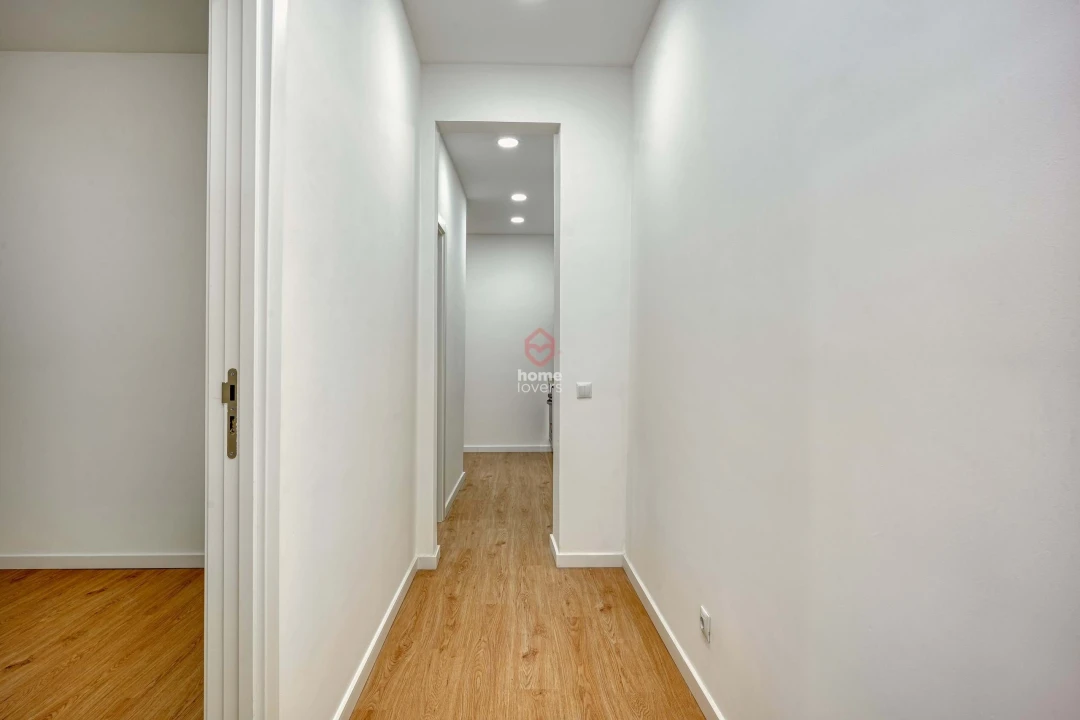 Apartamento T2 para Venda em São Vicente Foto 5