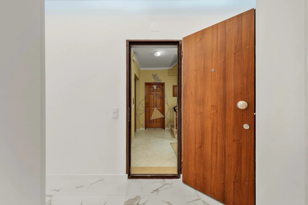 Apartamento T3 para Venda em Quarteira Foto 35