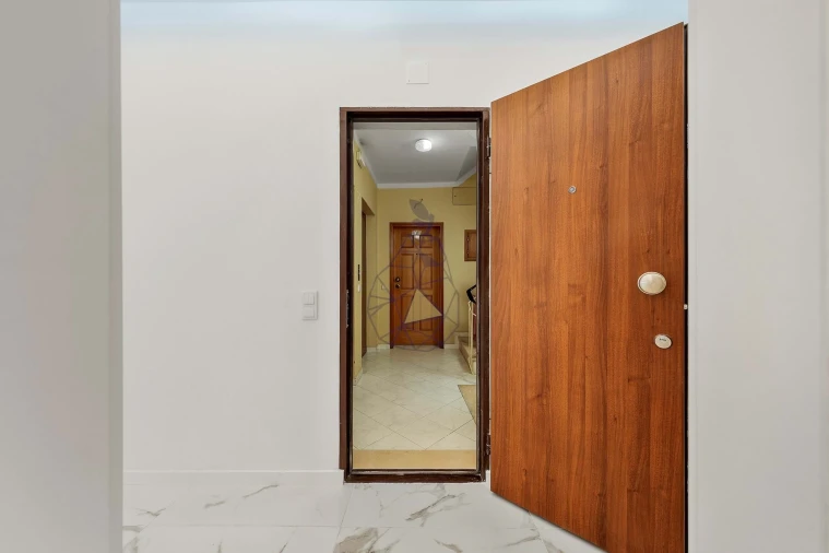 Apartamento T3 para Venda em Quarteira Foto 35