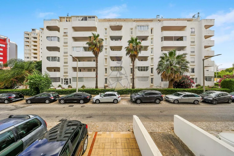 Apartamento T3 para Venda em Quarteira Foto 5