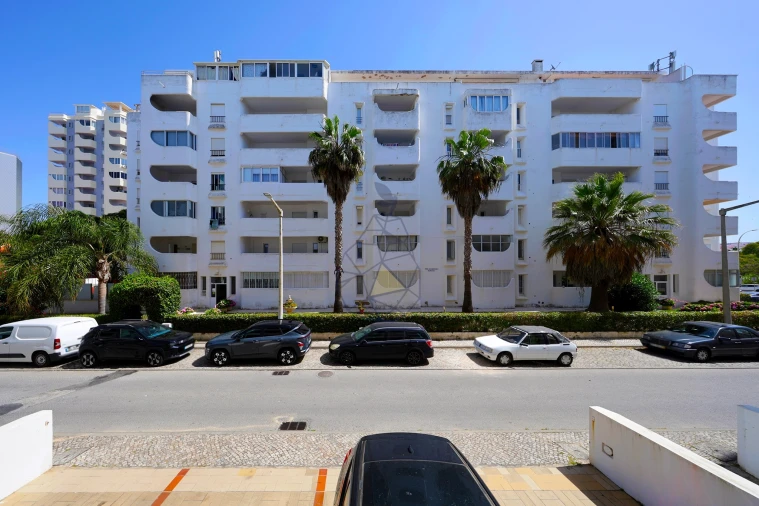 Apartamento T3 para Venda em Quarteira Foto 3