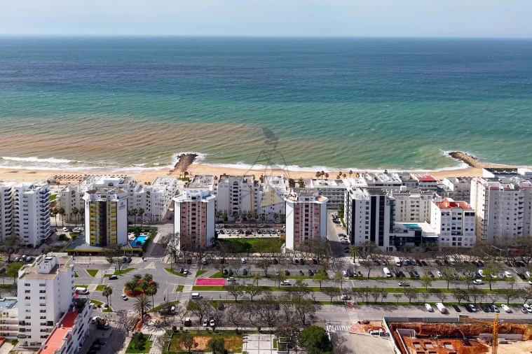 Apartamento T3 para Venda em Quarteira Foto 43