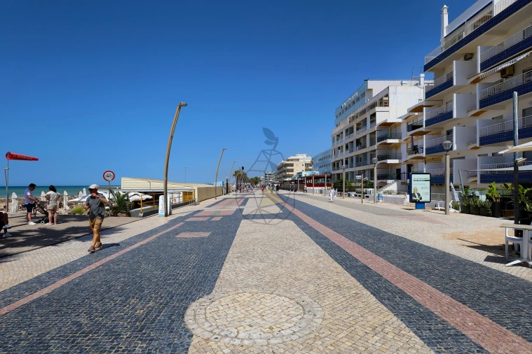 Apartamento T3 para Venda em Quarteira Foto 42