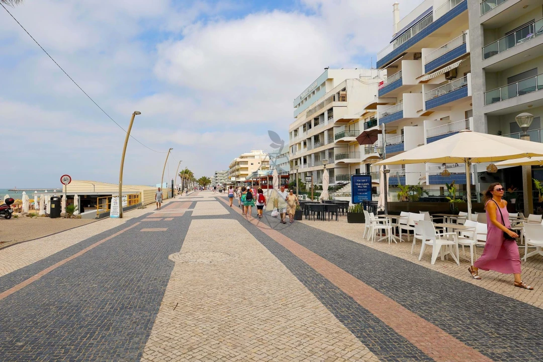 Apartamento T3 para Venda em Quarteira Foto 40