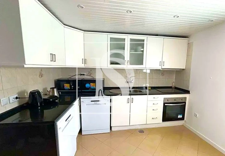 Moradia T9 para Venda em Ajuda