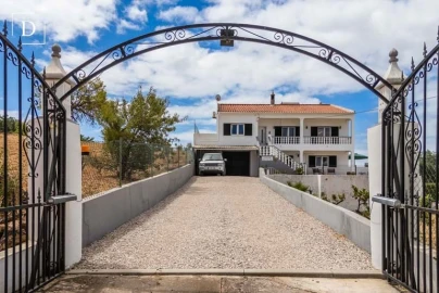 Moradia T5 para Venda em Loule (São Clemente)