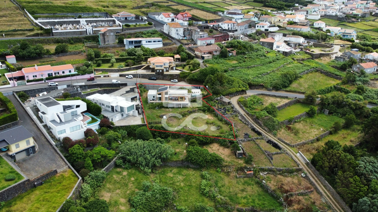 Moradia T3 para Venda em Feteira Foto 26