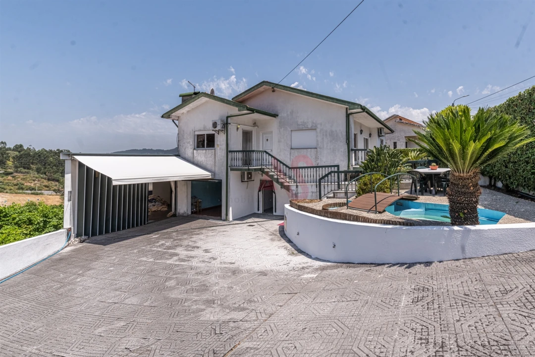 Moradia T5 para Venda em Santa Eulália Foto 1