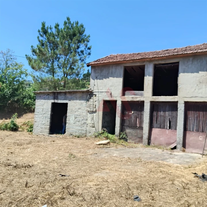 Moradia T4 para Venda em Vila Cova da Lixa e Borba de Godim Foto 3