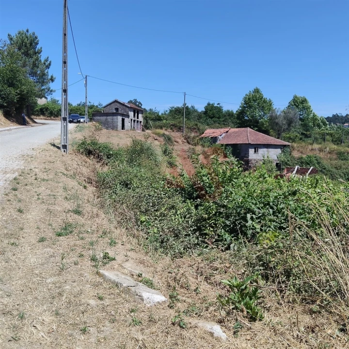 Moradia T4 para Venda em Vila Cova da Lixa e Borba de Godim Foto 4