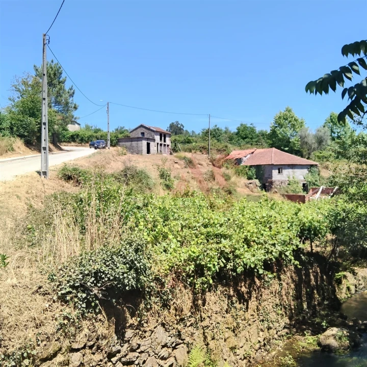 Moradia T4 para Venda em Vila Cova da Lixa e Borba de Godim Foto 24