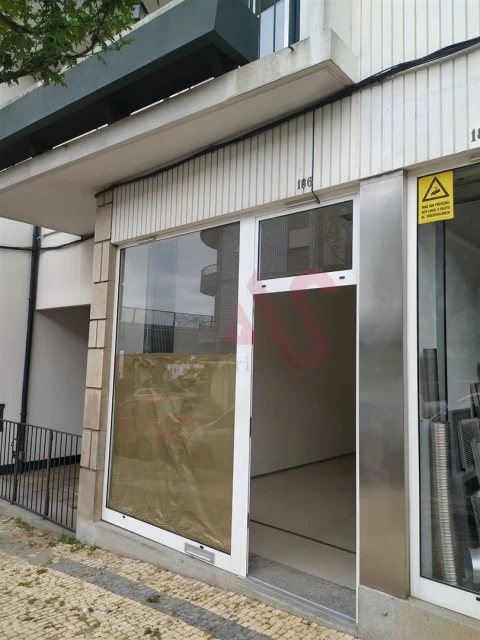 Loja para Arrendamento em São Vicente (Braga)