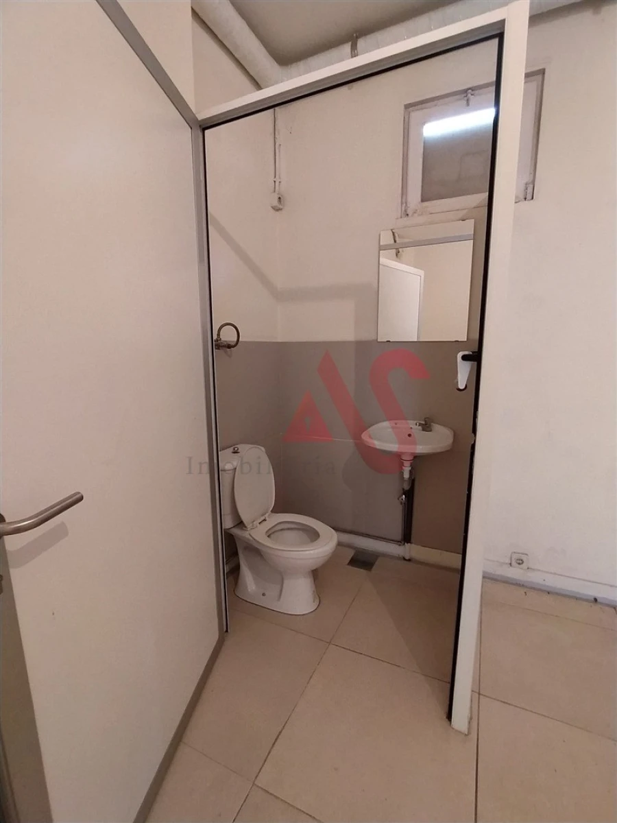 Loja para Arrendamento em São Vicente (Braga) Foto 6