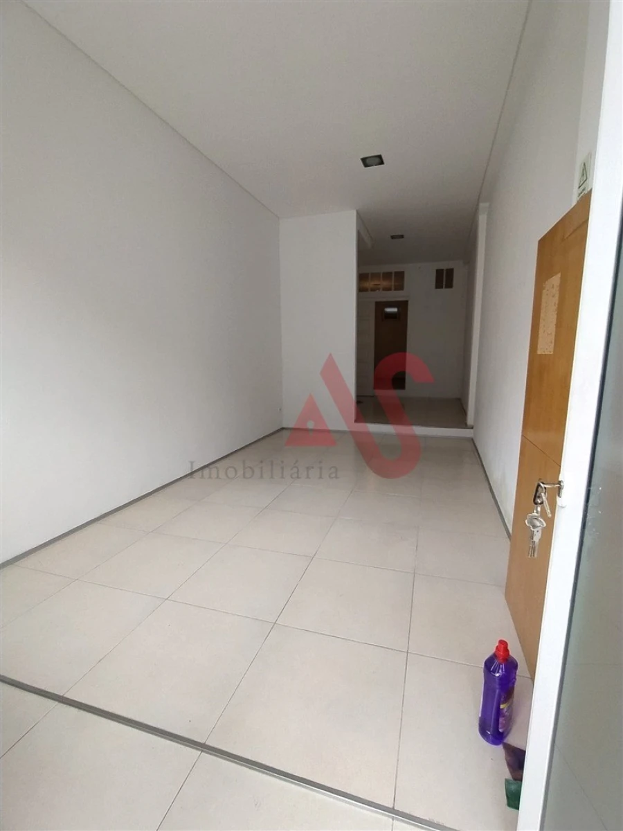 Loja para Arrendamento em São Vicente (Braga) Foto 4