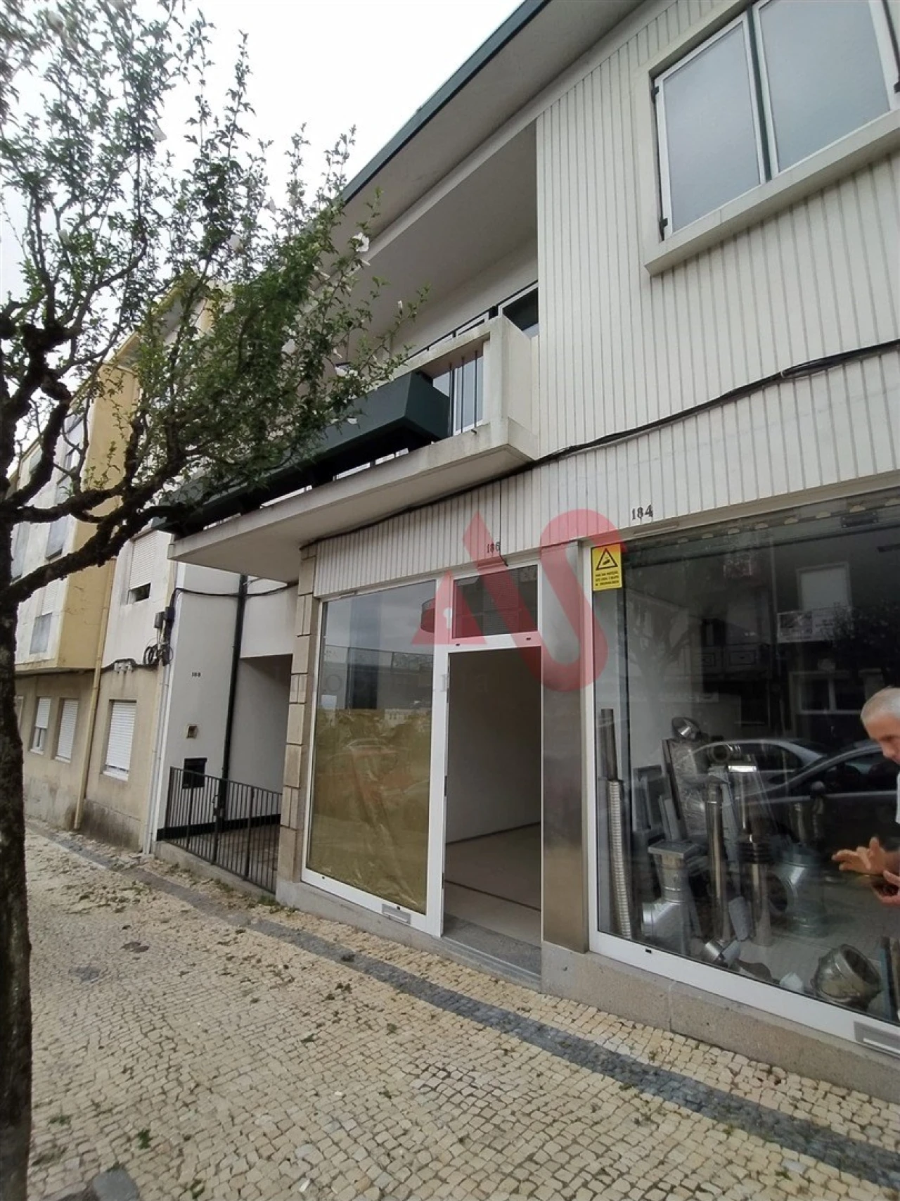 Loja para Arrendamento em São Vicente (Braga) Foto 2