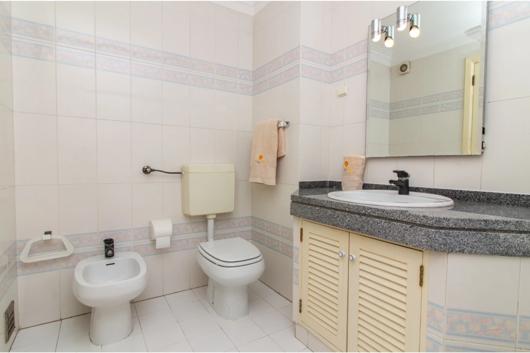 Apartamento T3 para Venda em Quarteira Foto 19