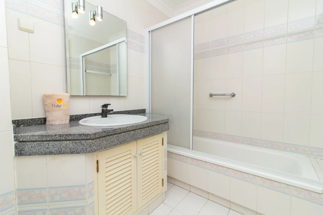 Apartamento T3 para Venda em Quarteira Foto 16