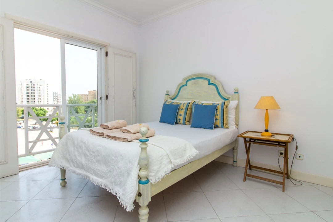 Apartamento T3 para Venda em Quarteira Foto 2