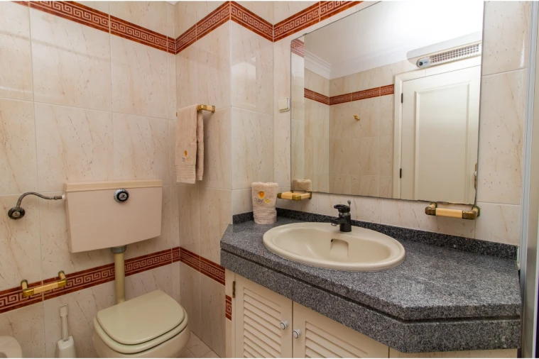 Apartamento T3 para Venda em Quarteira Foto 23