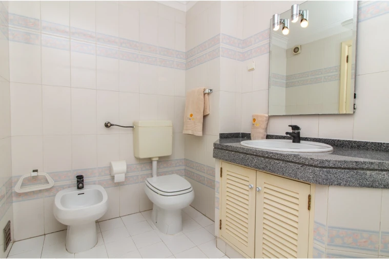 Apartamento T3 para Venda em Quarteira Foto 19