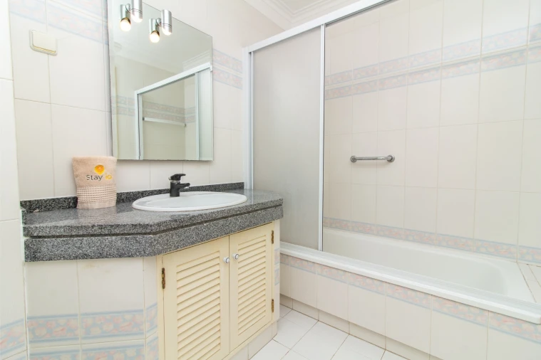 Apartamento T3 para Venda em Quarteira Foto 16