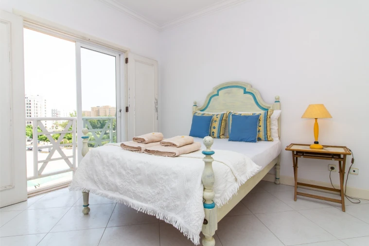 Apartamento T3 para Venda em Quarteira Foto 8