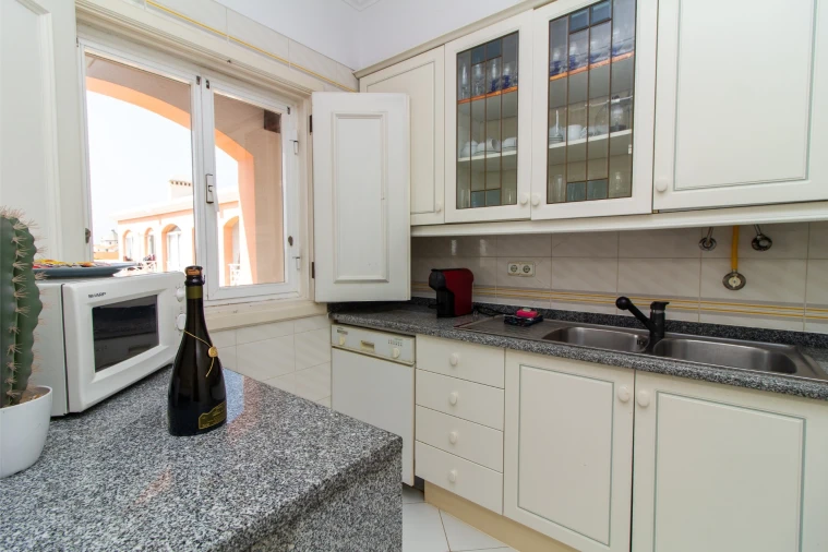 Apartamento T3 para Venda em Quarteira Foto 37