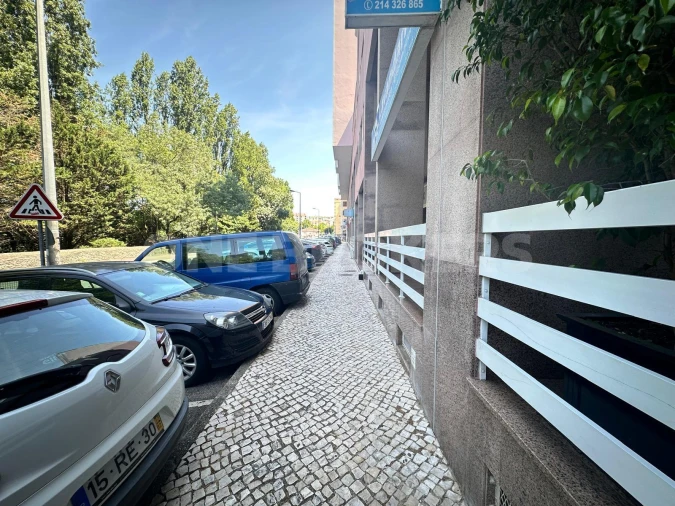 Apartamento T1 para Venda em Queluz e Belas Foto 1