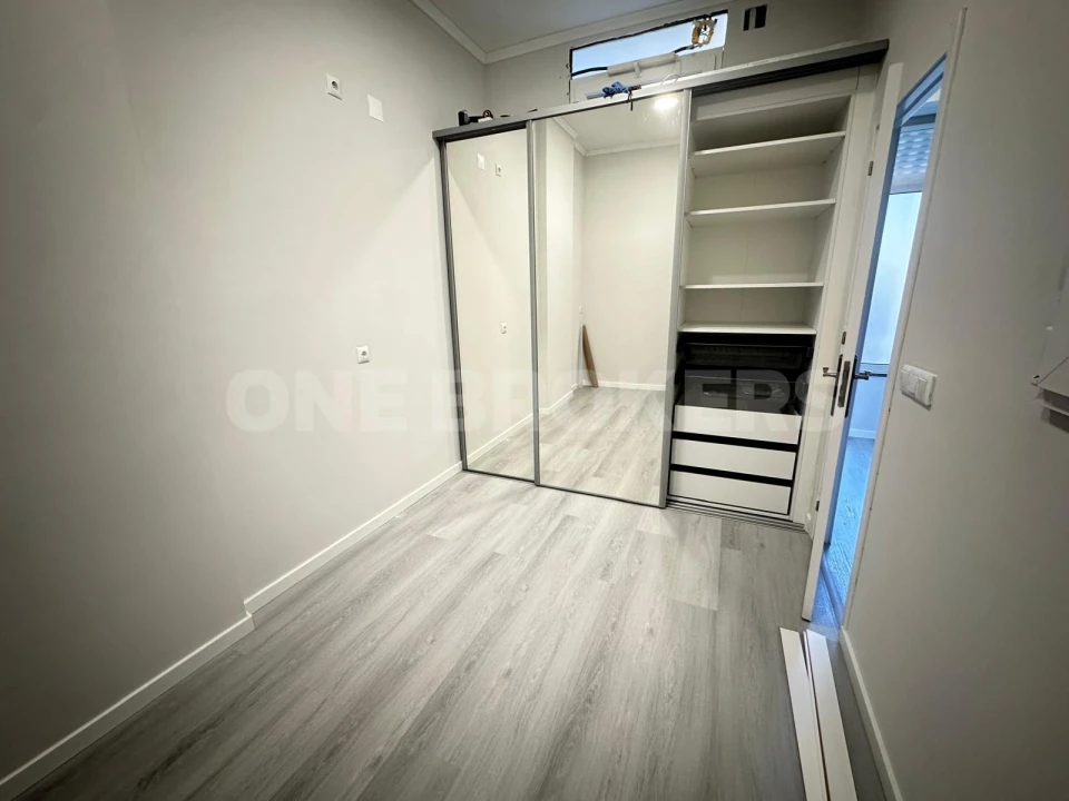 Apartamento T1 para Venda em Queluz e Belas Foto 4