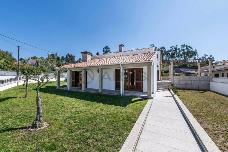 Moradia T3 para Venda em Fafe Foto 3